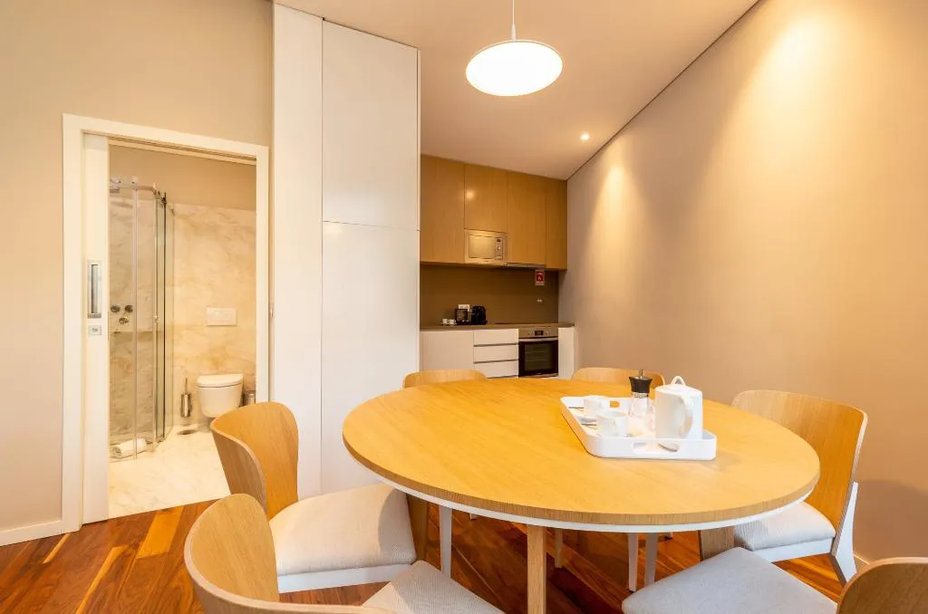 APARTMENT TWO BEDROOMS Room, Rs Porto Historic Center, Porto
