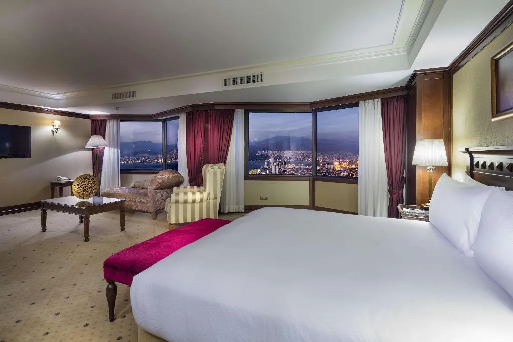 SUITE STANDARD Room, Hilton Izmir, Izmir