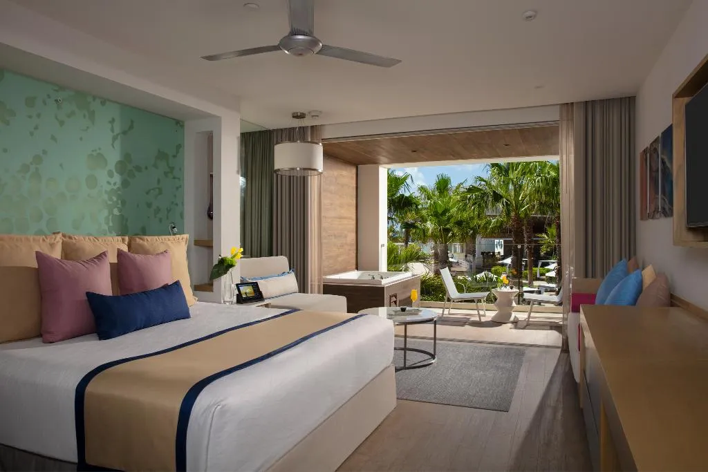 SUITE WITH PRIVATE POOL Room, Secrets Riviera Cancun All Preferred-Adults Only, Cancun Area