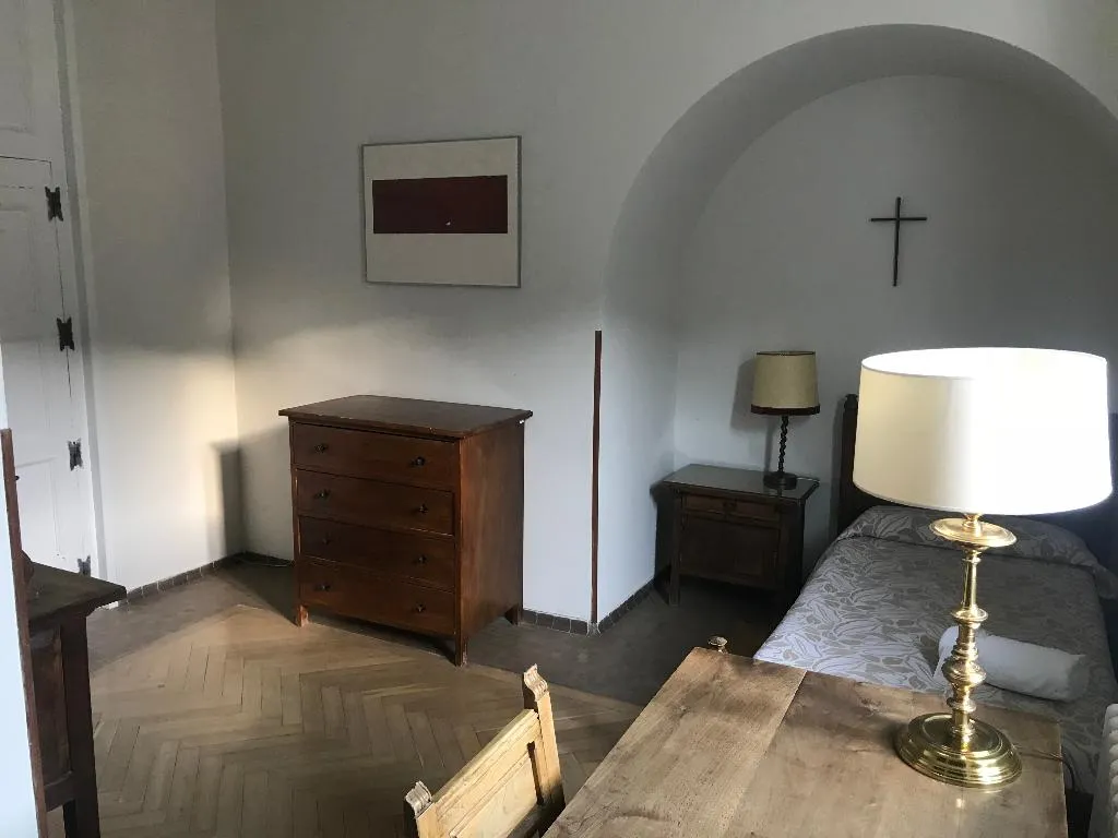 SINGLE WITH SHARED BATHROOM Room, Hospederia Santa Cruz, Madrid