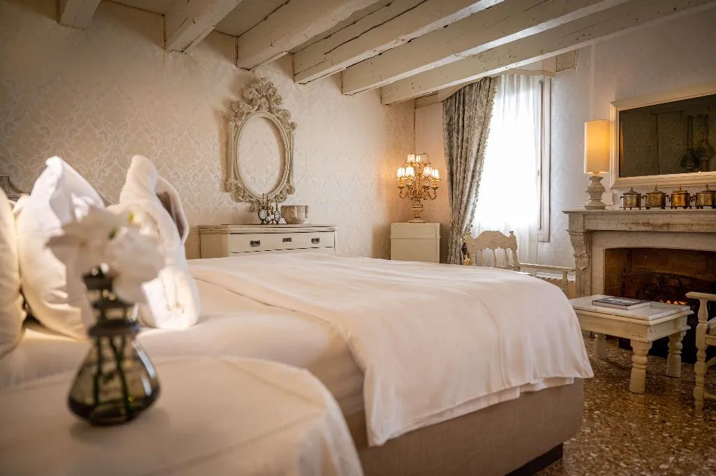 Room, Ca Maria Adele, Venice