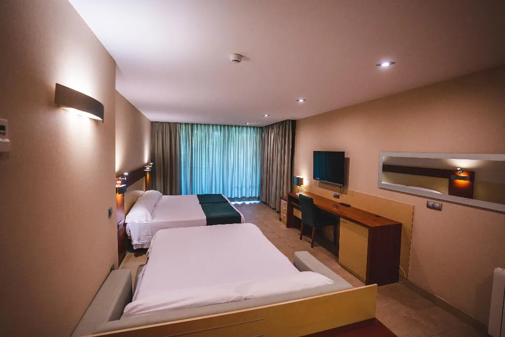 Double or Twin CAPACITY 4 Room, Deloix Aquacenter, Costa Blanca