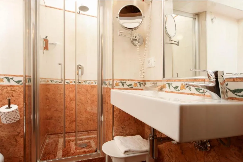 SINGLE STANDARD Room, Da Bruno, Venice