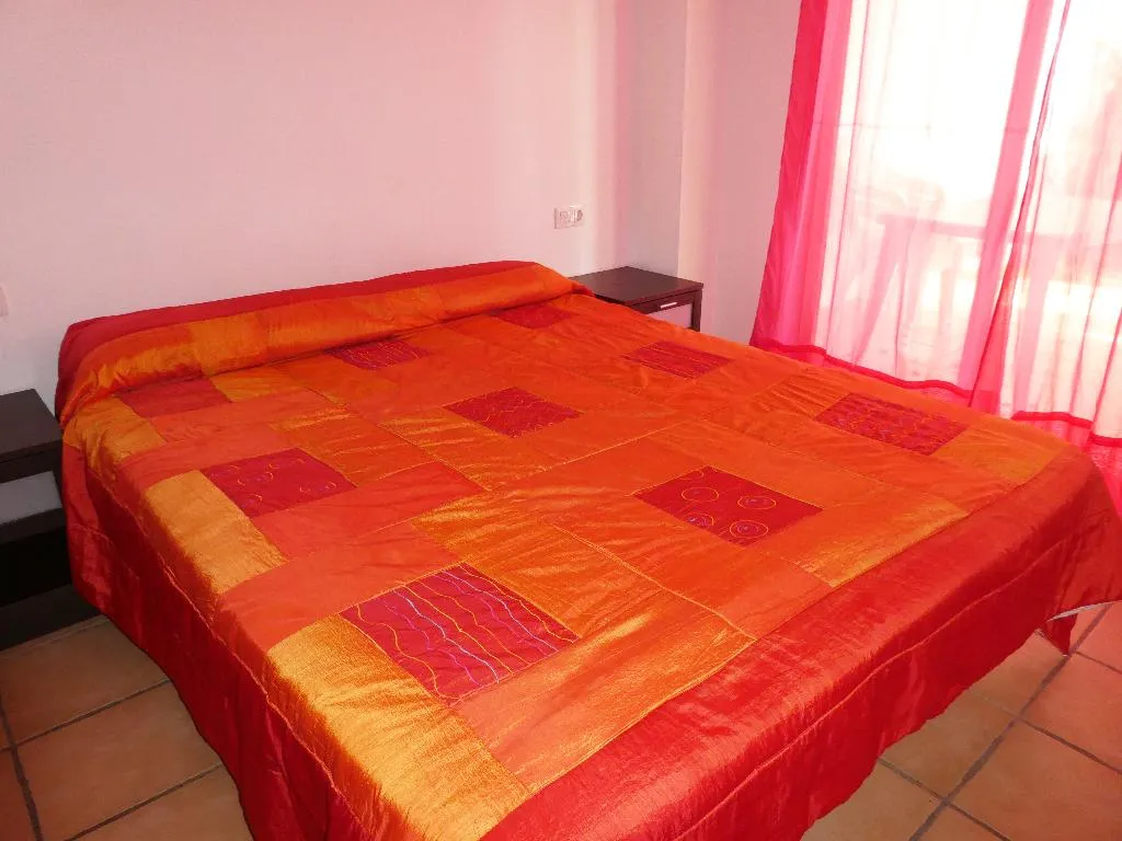 APARTMENT CAPACITY 6 TWO BEDROOMS Room, Apartamentos Font Nova 3000, Valencia
