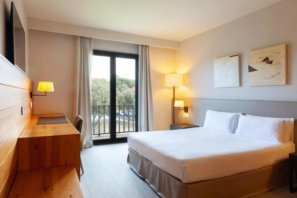Room, Montanya Hotel & Lodge, Costa Brava