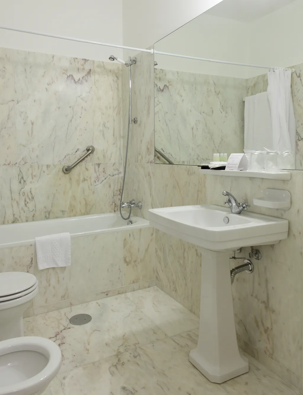 Double or Twin STANDARD Room, Grande Hotel do Porto, Porto