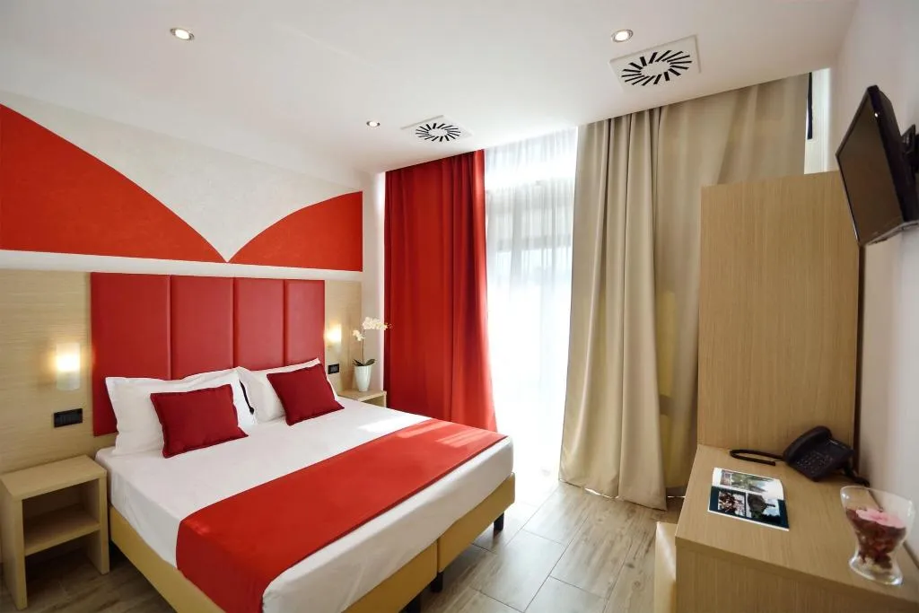 DOUBLE SUPERIOR KING BED Room, Luxor Florence, Florence