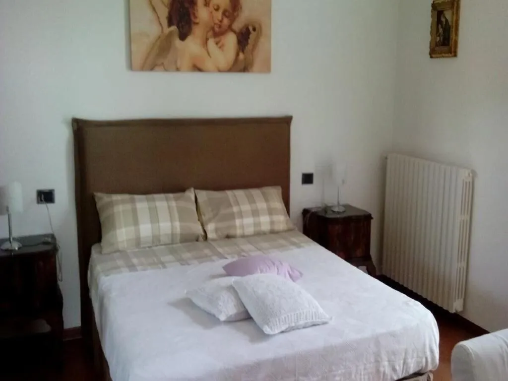 Room, Crespi House, Milan