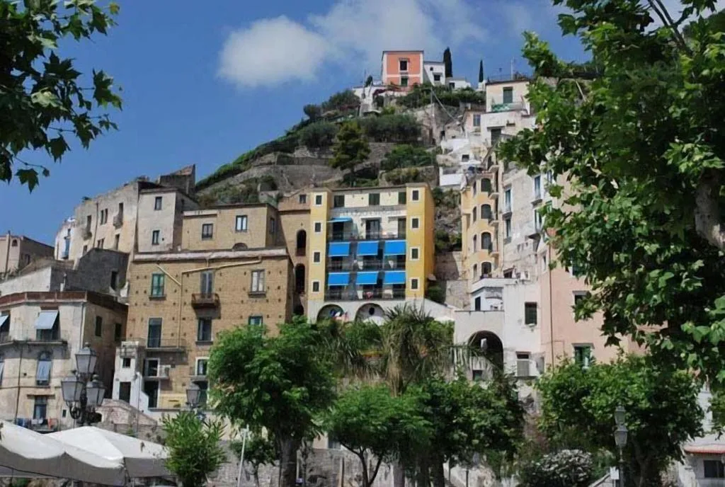 General view, Palazzo Vingius, Naples