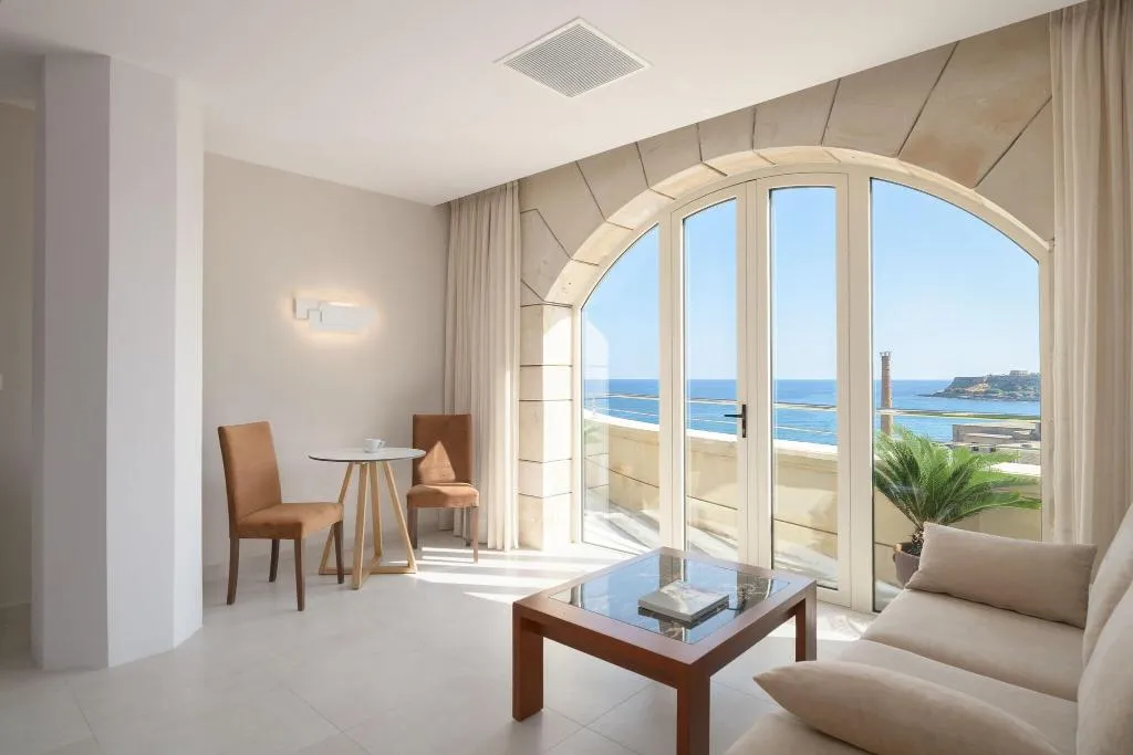 SUITE KING BED WITH JACUZZI Room, Macaris Suites & Spa, Crete