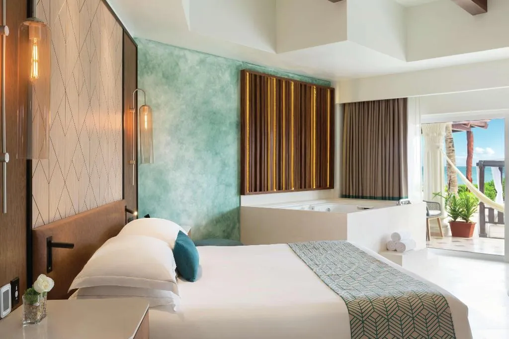 JUNIOR SUITE OCEAN FRONT Room, Hyatt Vivid Playa Del Carmen - Adults Only, Playa Del Carmen