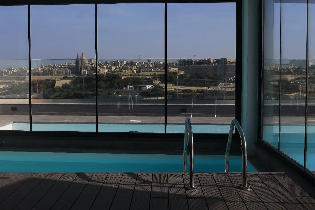 Pool, Verdi Gzira Promenade, Malta