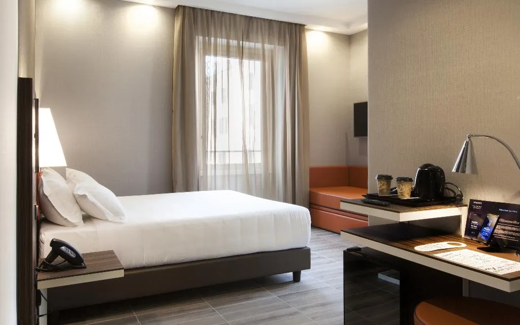 TRIPLE STANDARD Room, The Republic Hotel, Rome