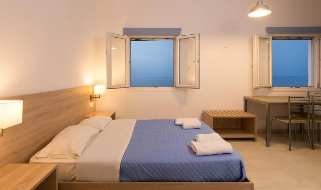 Room, Socrates Apartments & Restaurant, Crete