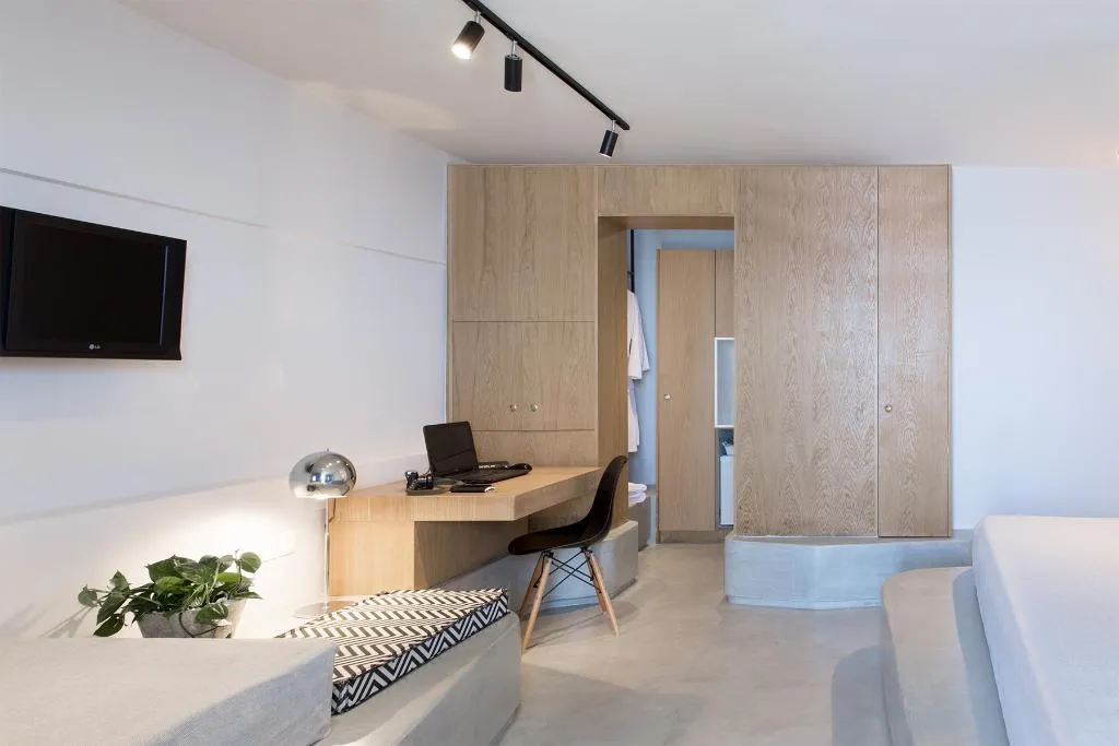 STUDIO WITH JACUZZI Room, Xenones Filotera, Santorini