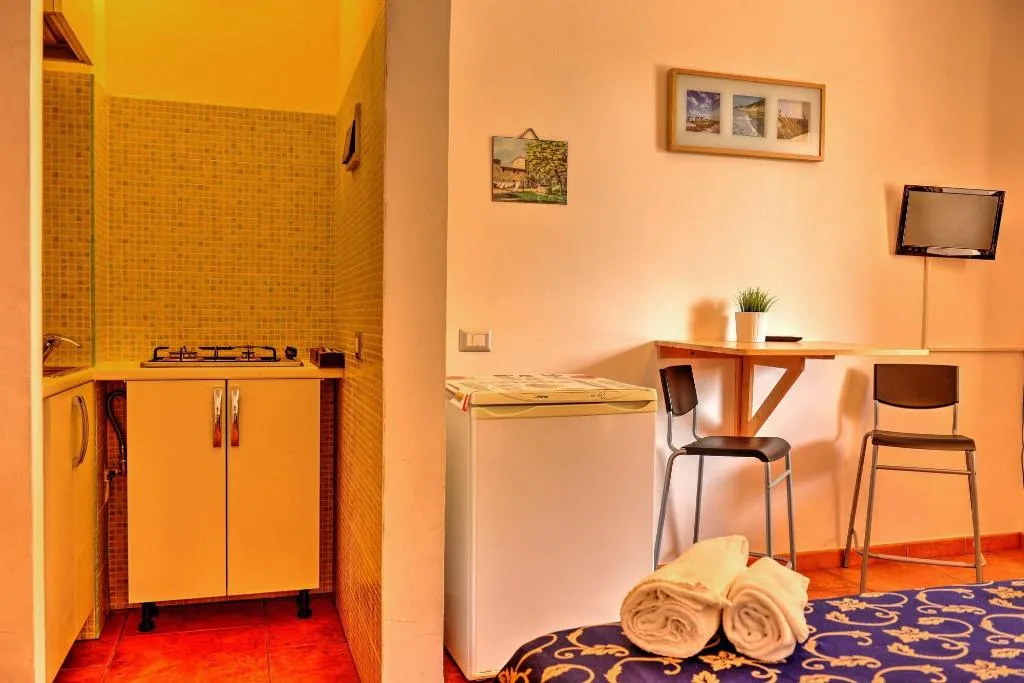 Room, Scilla e Cariddi Bed&Breakfast, Catania