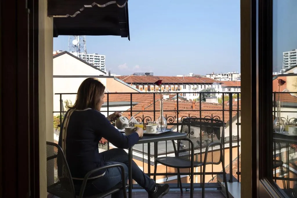 TRIPLE STANDARD Room, Lancaster Hotel, Milan