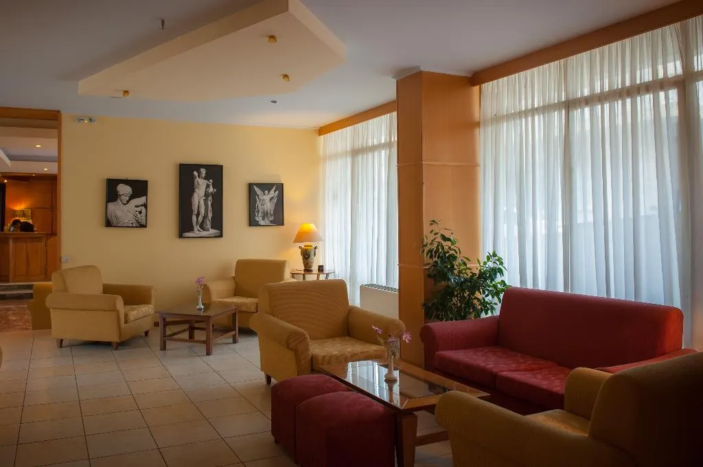 Lobby, Neda, Kalamata