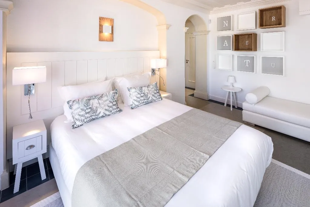 VILLA THREE BEDROOMS Room, Shantivillas, Algarve