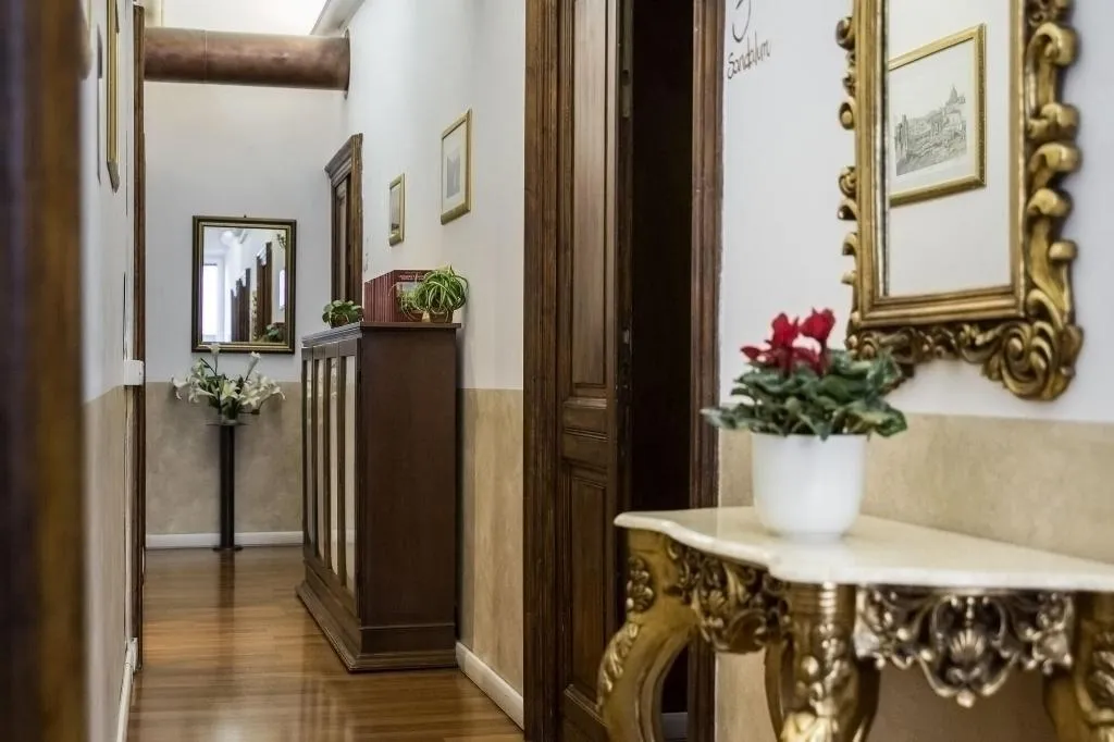 Lobby, Dulcis In Fundo, Rome