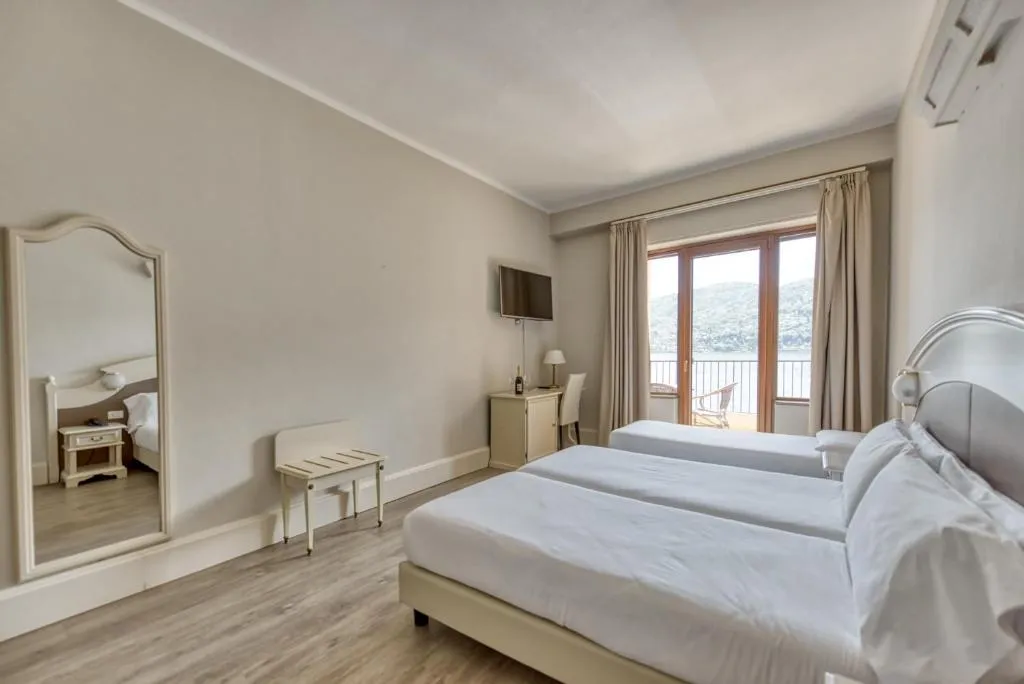 DOUBLE LAKE VIEW Room, Hotel Bazzoni et Du Lac, Milan