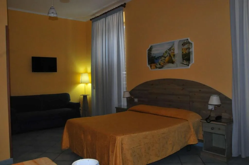DOUBLE STANDARD Room, Hotel Potenza, Naples