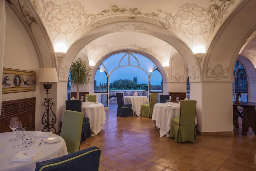 Restaurant, Villa Cimbrone, Naples