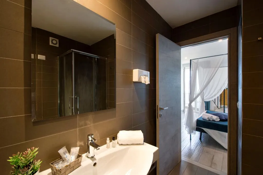 JUNIOR SUITE WITH JACUZZI Room, Relais Manfredi, Naples