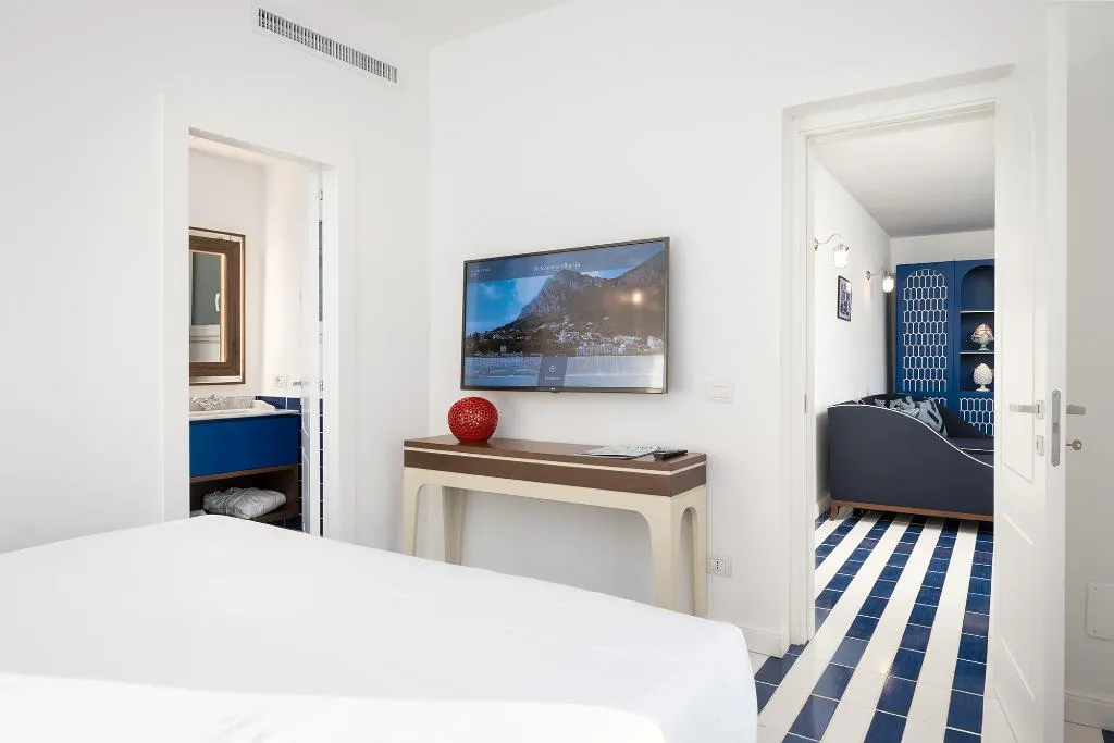 SUITE DELUXE WITH TERRACE Room, Villa Lia Hotel Capri, Naples