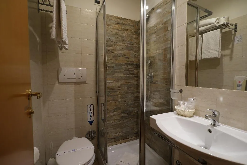 TWIN STANDARD Room, Hotel Lirico, Rome