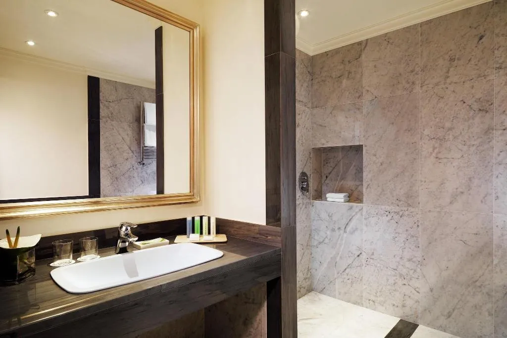 Room, The Westin Palace Milan, Milan