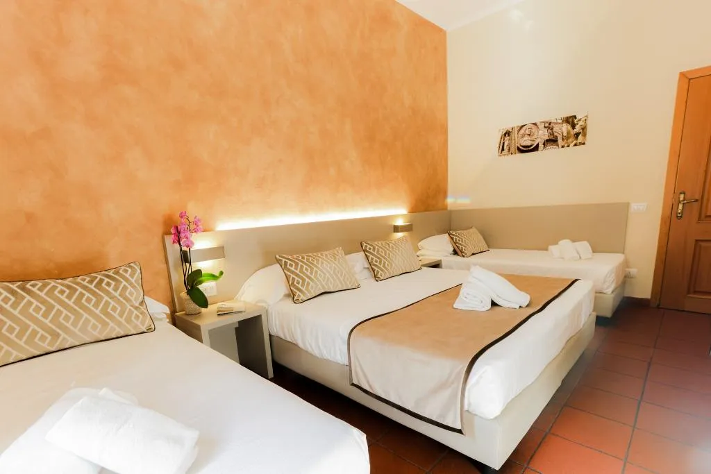 QUADRUPLE STANDARD Room, Albergo Firenze, Florence