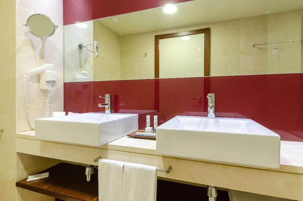 Room, Olissippo Oriente, Lisbon