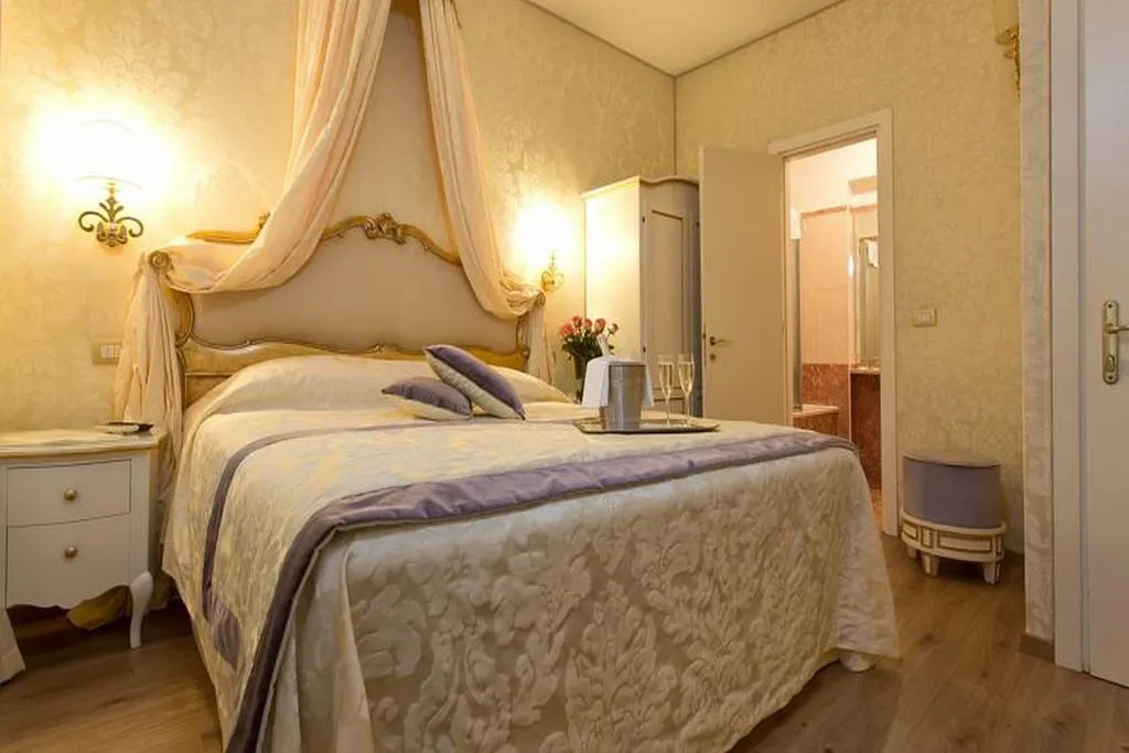 Room, Residenza Goldoni, Venice