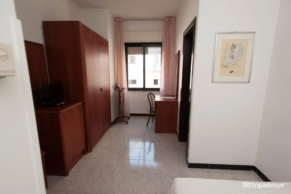 STUDIO STANDARD Room, Hotel Califfo, Cagliari