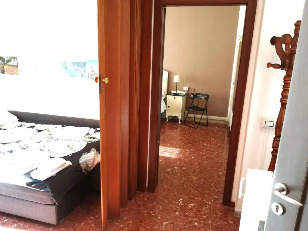 Room, Appia Avenue 639, Naples