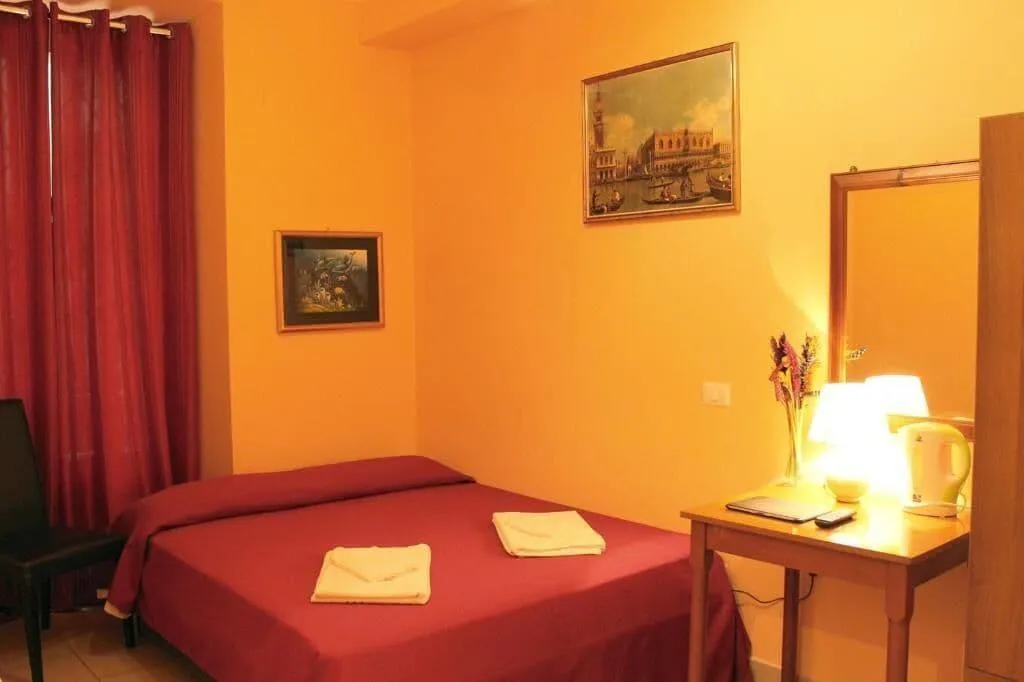 Room, Guest House Castle, Naples