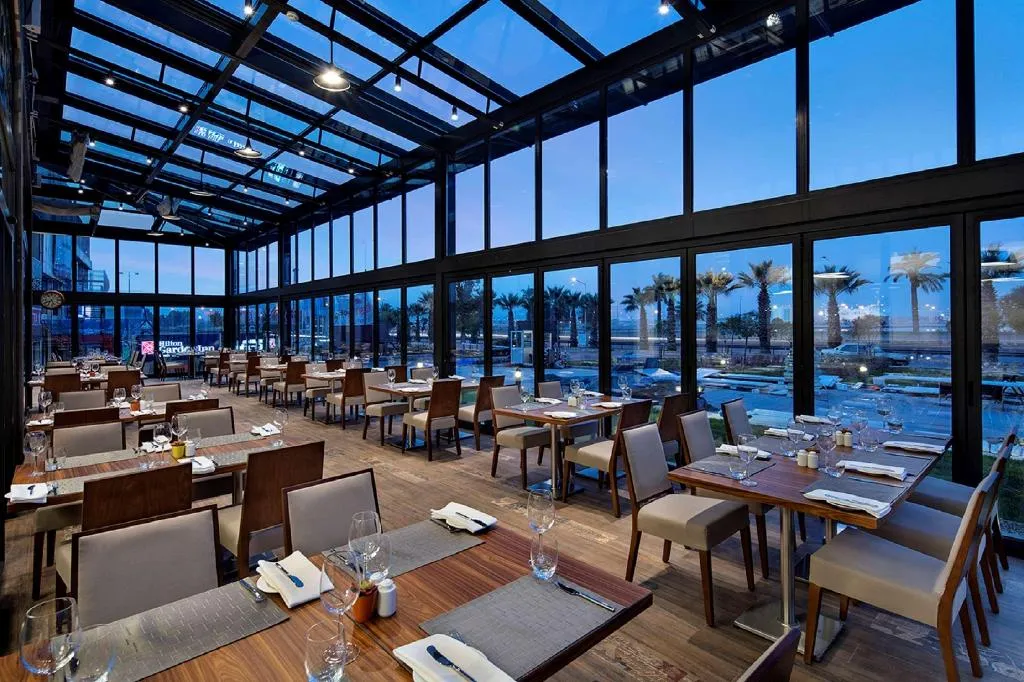 Restaurant, Hilton Garden Inn Izmir Bayrakli, Izmir