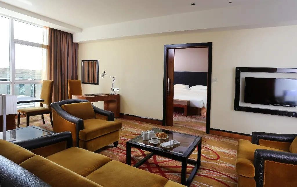 DOUBLE EXECUTIVE Room, Millennium Airport Hotel Dubai, Dubai