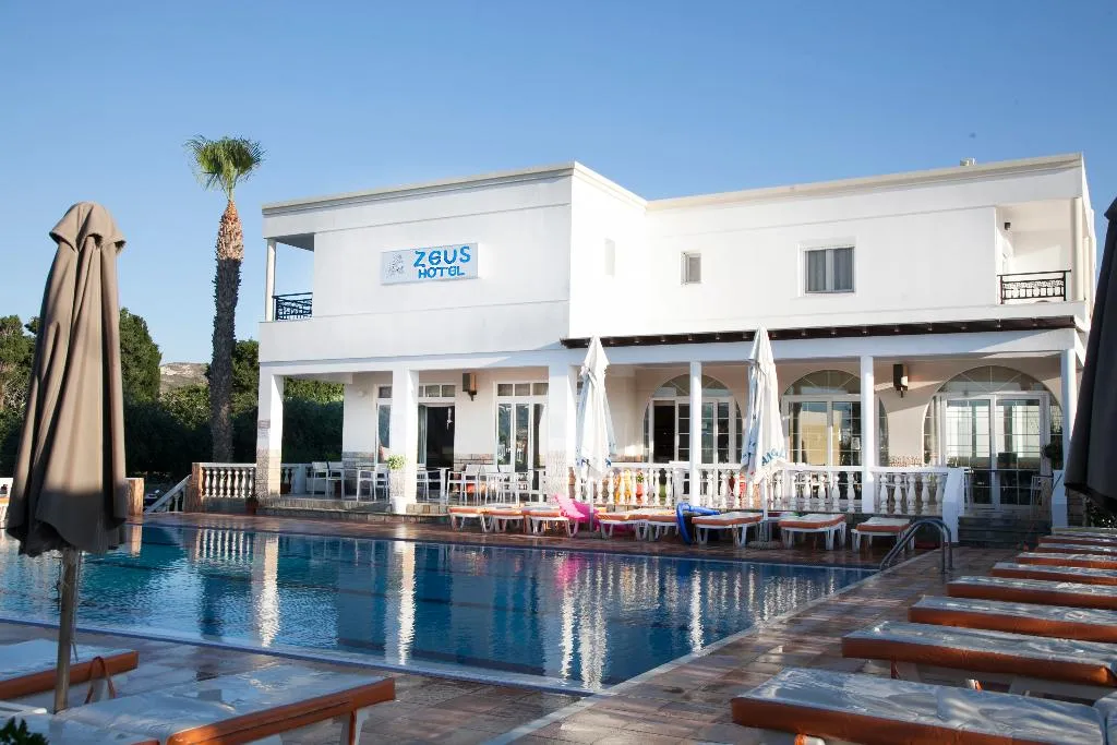 Pool, Zeus, Kos