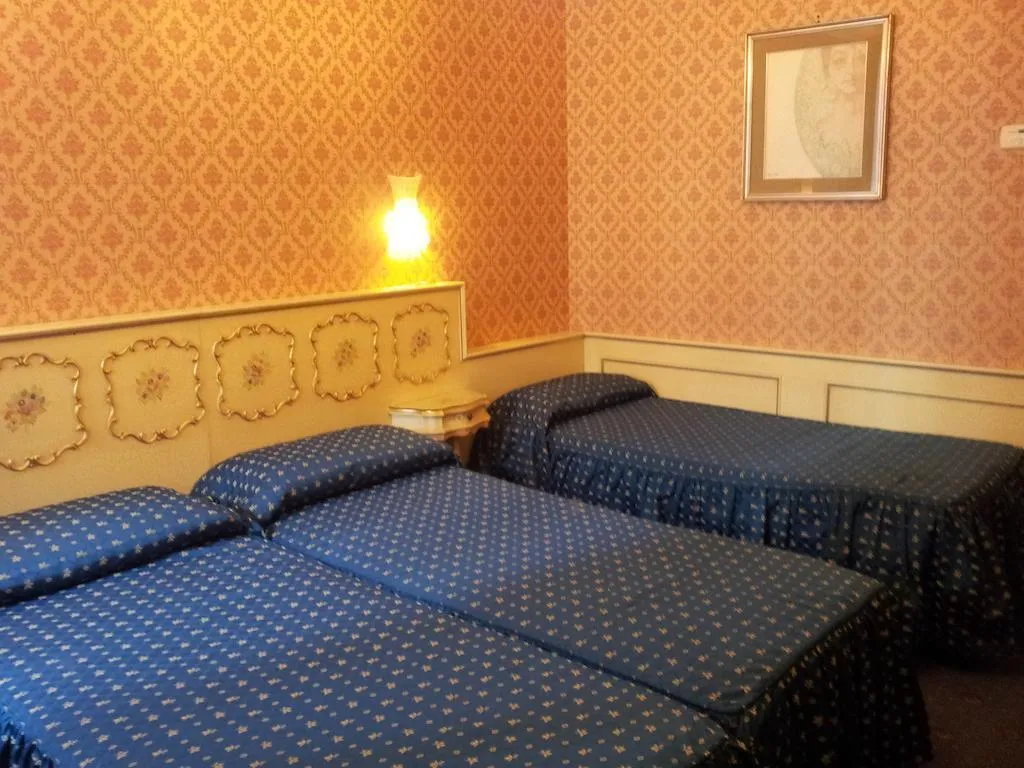 QUADRUPLE STANDARD Room, Hotel Diana, Venice