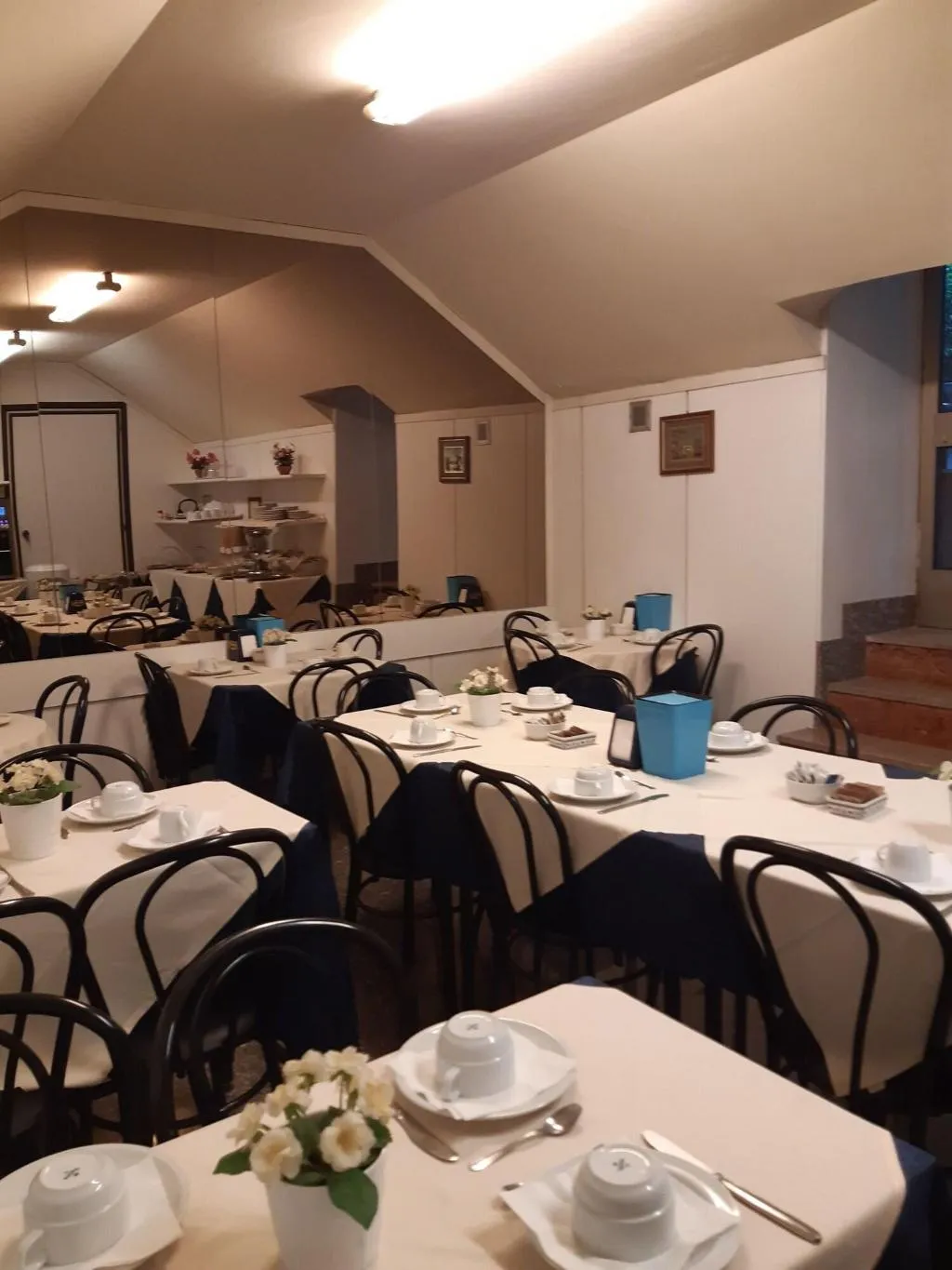 Restaurant, Mayorca, Milan