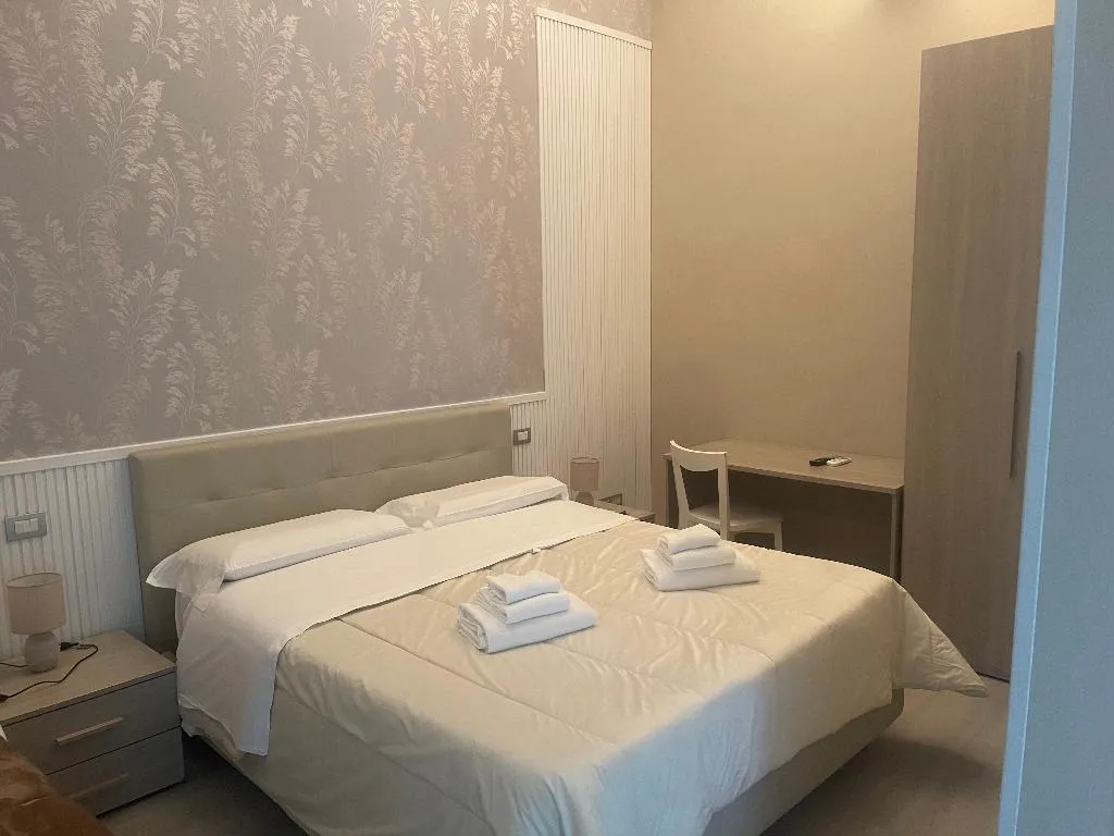 DOUBLE STANDARD Room, B&B Chez Moi, Naples