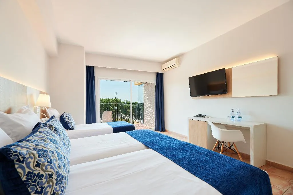 TRIPLE STANDARD Room, AluaSun Marbella Park, Costa Del Sol