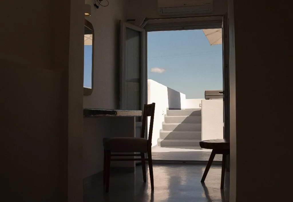 SUITE DELUXE SEA VIEW Room, Serenita Luxury Suites, Santorini