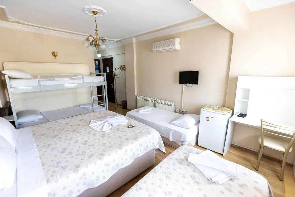Room, Ephesus Centrum, Izmir