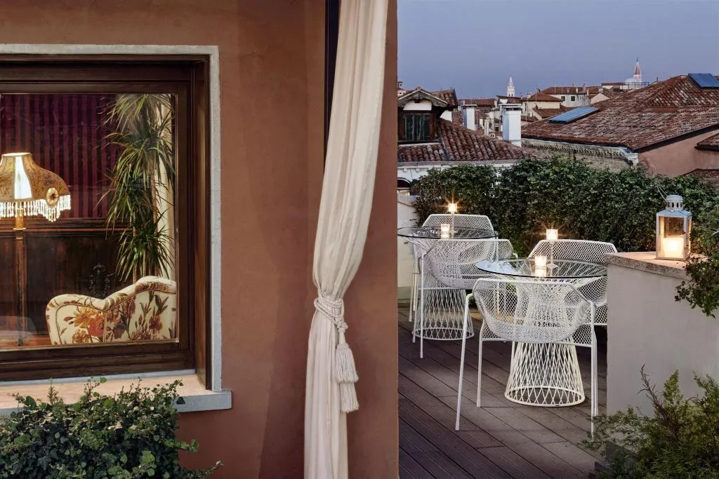 Terrace, Bloom, Venice