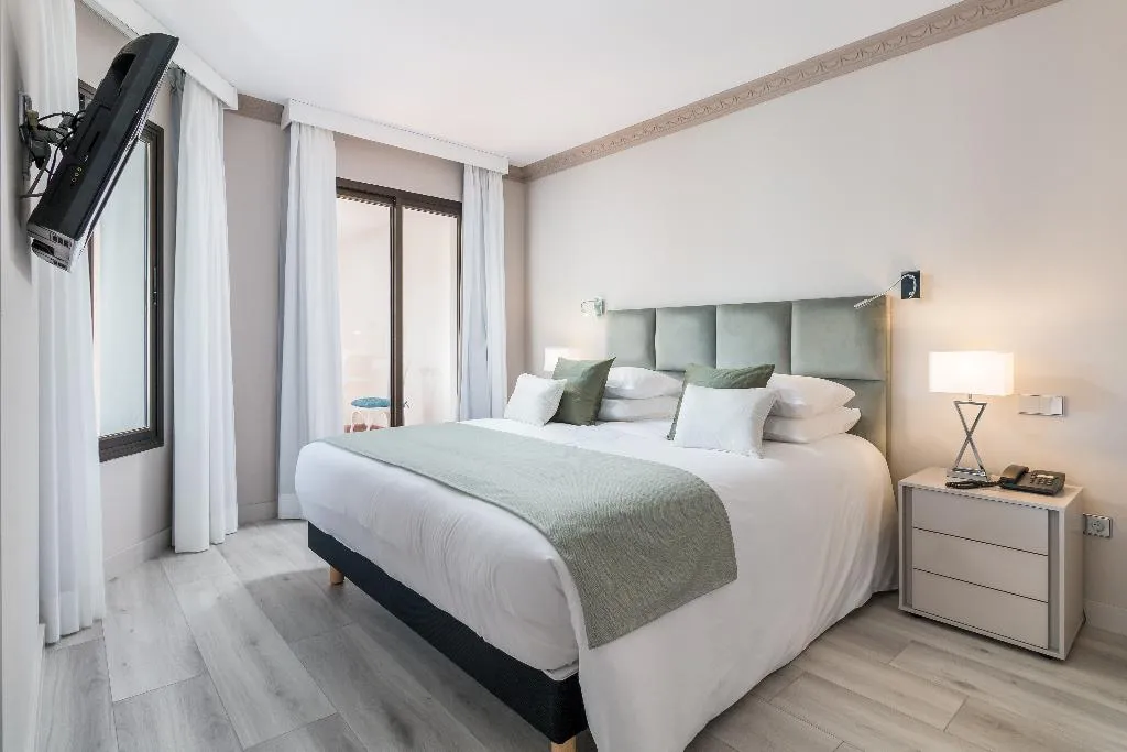 DOUBLE DELUXE SEA VIEW Room, B51 Boutique Hotel Puerto Banus, Costa Del Sol