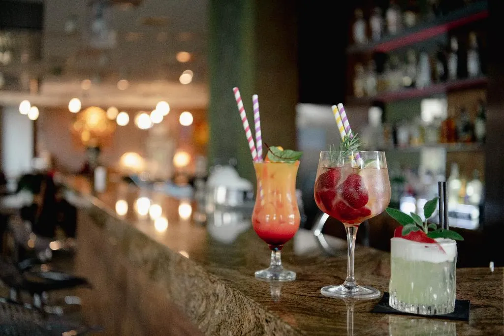 Bar, Lenart, Krakow