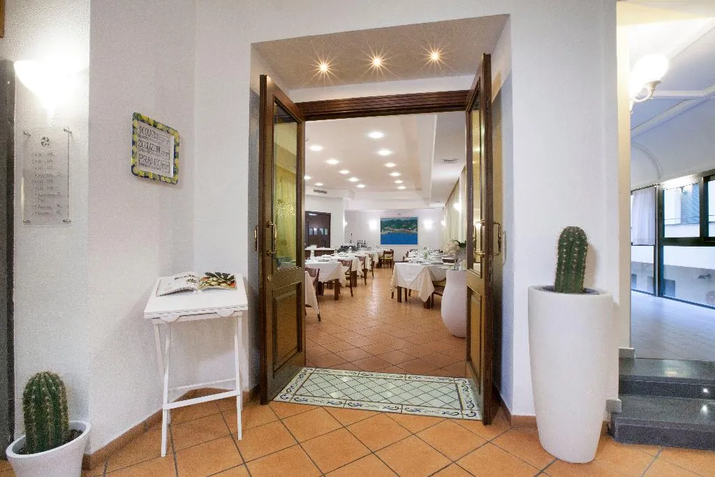 Restaurant, Panorama Palace, Naples